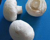 Foto del paso 3 de la receta: Champiñones a la crema con aguacate y tomate
