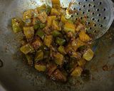 कमरख हरी मिर्च की खट्टी मीठी सब्जी(star fruit green chilli dry sabji recipe in Hindi) रेसिपी चरण 3 फोटो