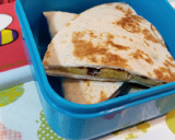 Foto del paso 2 de la receta: Tortilla de trigo de plátano y crema de cacahuate