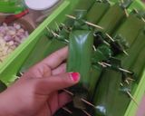Foto langkah ke 3 dari resep Buras bungkus lontong.