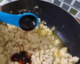 Foto langkah ke 2 dari resep Isian Ayam Cincang Kecap.