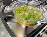 Une image de l'étape 7 de Riz complet au bouillon de poularde, curry et persil.