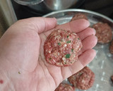 Foto del paso 2 de la receta: Fideos con tuco y albóndigas 😋