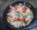 Foto del paso 8 de la receta Sartenes de berenjena con gambas y huevos poché