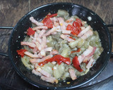 Foto del paso 8 de la receta: Sartenes de berenjena con gambas y huevos poché