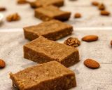 A picture of step 6 of Almond walnut oatmeal bars.