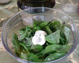 Foto del paso 1 de la receta: Pesto de albahaca