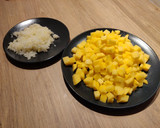 Foto del paso 1 de la receta: Tortilla de patata y cebolla con trucos explicados