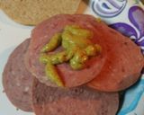 A picture of step 4 of Salami Flatbread Sandwich.