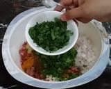 A picture of step 3 of Kachay Qeemay ke kebab.