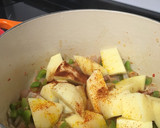 Foto del paso 5 de la receta: Marmitako con atún y gambas en olla cocotte