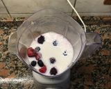Foto del paso 2 de la receta: Smoothie de frutos rojos y banana