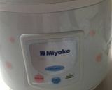 Foto langkah ke 4 dari resep Marmer Cake (Baked on Ricecooker).
