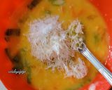 Foto langkah ke 3 dari resep Telur Dadar Padang Untuk Anak.