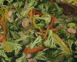Foto del paso 3 de la receta: Fideos de arroz con ternera y vegetales