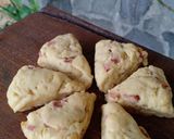 Foto langkah ke 7 dari resep Scone (Cheese Smoked Beef & Cranberry Chocolate).
