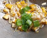 Foto langkah ke 4 dari resep Tumis Tahu Tauge.