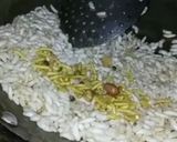 A picture of step 3 of Shukhi bhel.