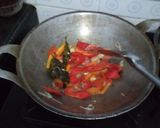 Foto langkah ke 4 dari resep Semur kentang #berburucelemekemas #resolusi2019.