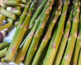 A picture of step 2 of Pickled Asparagus with an Onion.