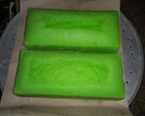 Foto langkah ke 9 dari resep Bolu pandan vanila kukus (buat hantaran).