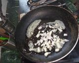 A picture of step 4 of Fluffy Omellete.