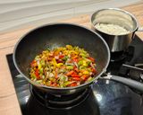 Foto del paso 4 de la receta: Wok tres pimientos al ajo negro