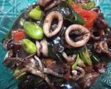 Foto langkah ke 6 dari resep Oseng Cumi Pete Lombok Ijo.