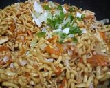 Foto langkah ke 7 dari resep Mie Goreng Pedas.