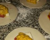 Foto del paso 1 de la receta: Empanadas de humita, tomate y albahaca