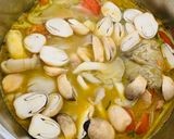 Hình bước làm 5 của món Canh cá mú nấm