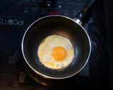 Hình bước làm 3 của món Corned Beef Hash kiểu Việt Nam (bò xào khoai trứng)