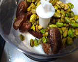 Foto del paso 3 de la receta: Tarta de pistachos y crema de limón