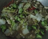 Foto langkah ke 5 dari resep Cah ayam brokoli.