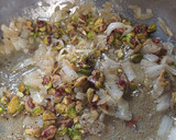 Foto del paso 8 de la receta: Solomillo de pavo a la cerveza con salsa de pistachos