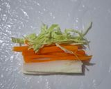 Foto langkah ke 5 dari resep Vietnamese Spring Rolls.