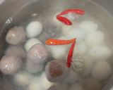 Foto langkah ke 2 dari resep 433. Sup Telur Puyuh dan Pentol.
