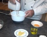Foto del paso 1 de la receta Bizcocho con harina de espelta y sin azúcar