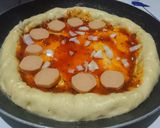 Foto langkah ke 9 dari resep Pizza sosis mozzarella.