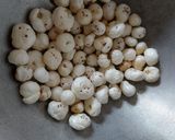 মাখানা মটর (Makhana matar recipe in bengali) রেসিপির ধাপ 1 ছবি