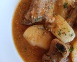 Foto del paso 11 de la receta: Guiso de costillas y patatas con picada de avellanas