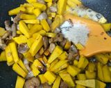 รูปขั้นตอนการทำที่ 2 ของ ผัดฟักทองสามชั้น