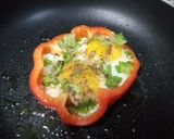 A picture of step 4 of Half fry egg.