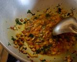 A picture of step 3 of Matar poha.