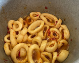 Foto del paso 2 de la receta: Calamares en salsa de tomate. Olla GM