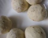 A picture of step 2 of Aloo samosay.