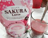 Foto langkah ke 2 dari resep Iced Sakura Latte.