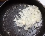 Foto del paso 2 de la receta: Fideos a la puttanesca (versión lo que había)