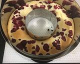 Une image de l'étape 2 de Entremet pêche blanc et framboise.