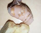 Foto langkah ke 2 dari resep Ayam dan Kentang Masak Putih Khas Aceh tanpa Kelapa gongseng.